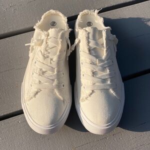 "Women's Slip-On Athletic Shoes, Canvas Loafers for Casual Wear"